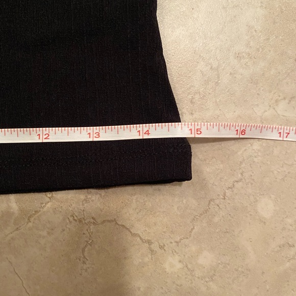 H&M ribbed black v neck with lace shirt - Picture 6 of 10